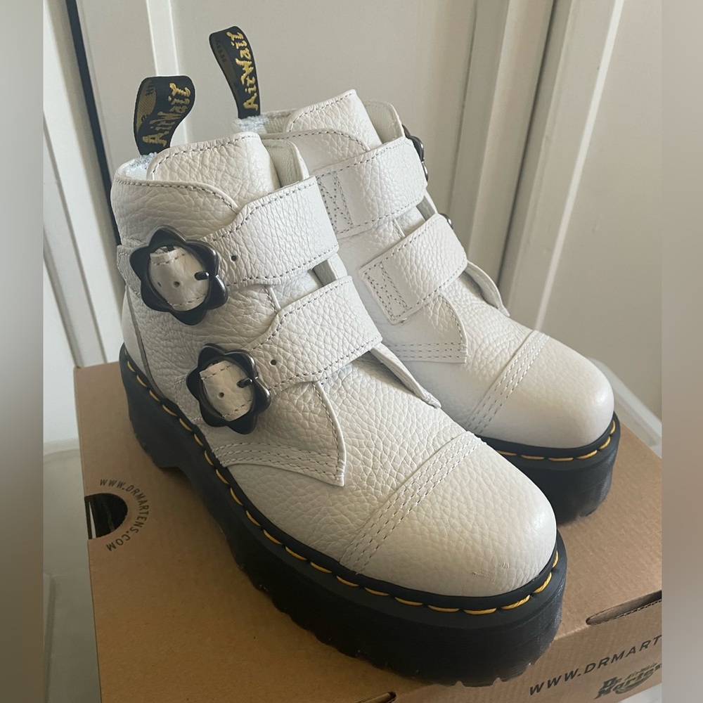 Dr. Marten Devon Flower Boots in White - women’s size 7.